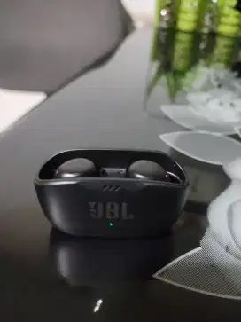 Di jual headset bluetooth jbl wave buds TWS second