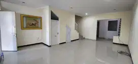 Dijual Tanpa Perantara Rumah Cantik 2 Lantai Taman Kopo Indah 5