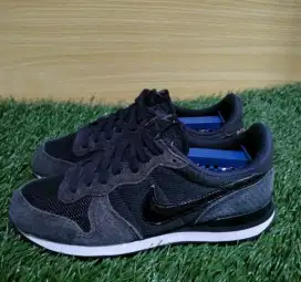 Sepatu Running Nike Inernationalist Size 37
