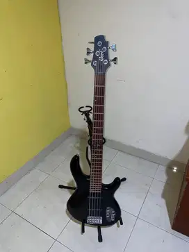 BASS ELEKTRIK (ACTION BASS V PLUS CORT)