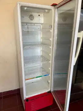 Showcase SANKEN 270 Liter bergaransi