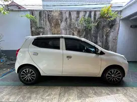 Daihatsu Ayla Type M Manual tahun 2016 warna Putih LOW KILOMETERR