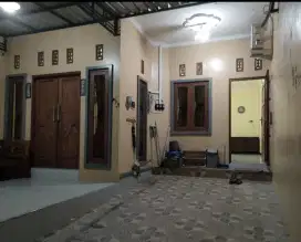 Di jual rumah kost beserta isinya