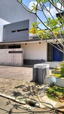 Rumah Mewah Emerald Cove Gading Serpong Swimming Pool 2 Lantai