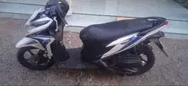 Vario 125 warna putih