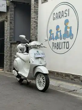 Vespa Sprint Justin Bieber inc helm glove
