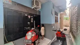 Dijual rumah 2 LT, luas tanah 50m, luas bangunan 75m