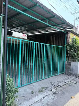 Dijual Ruko 2,5 lantai Komersial Nol Jalan Raya Putro Agung