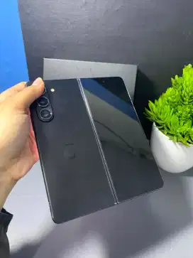 SAMSUNG Z FOLD 5 5G RAM 12/256GB ORIGINAL SEIN NORMAL 

TAMPILAN MEWAH