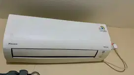 AC Daikin Inverter 1 pk - FTKQ25UVM4-Butuh Uang
