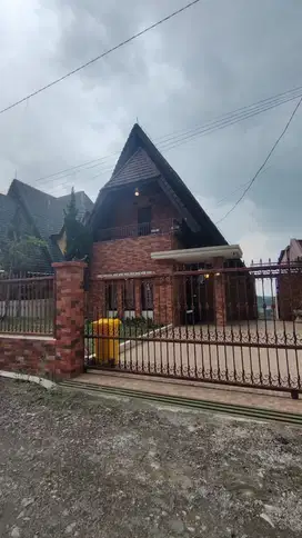Rumah rasa villa  BUKIT DAGO PAKAR TIMUR BANDUNG