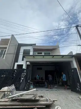 NEW RUMAH BARUK MERR WITH POOL dkt Rungkut Nginden Klampis Manyar