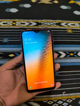 Samsung a10 2/32 gb