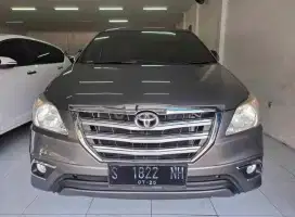 Toyota Kijang Innova 2.0 V bensin manual 2015..km 32 rb slowgoing