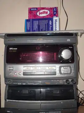 Big compo Aiwa japan v900