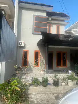 Disewakan/dikontrakan rumah 2 lantai 3KT 2 KM lokasi pusat kota Madiun