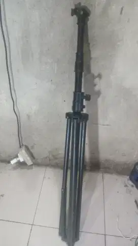 TRIPOD LIHGTING ATAU KEBUTUHAN LAINNYA TINGGI HINGGA 3 METERAN