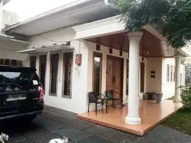 JUAL CEPAT HARGA MURAH! RUMAH 2 LANTAI SIAP HUNI, KEBON JERUK JAKBAR
