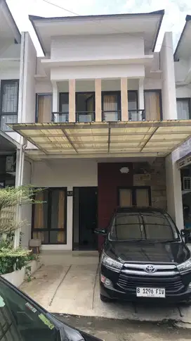 Disewakan Cepat Rumah 2 Lantai Bagus SHM di Pamulang