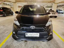 DIJUAL TOYOTA Sienta 1.5 E M/T Hitam
