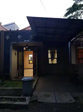 DISEWAKAN RUMAH KOMPLEK BILLABONG SOETTA SOETTA DEKAT METRO INDAH MALL