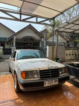 Mercedes Benz 300 E 1991 A/T  MOBIL SIAP PAKAI HARIAN