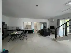 Rumah Full Furnished Golf Island Pik