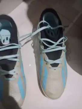 Sepatu futsal Adidas messi