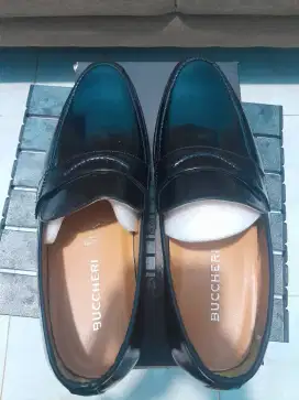 Dijual sepatu pantofel merk buccheri