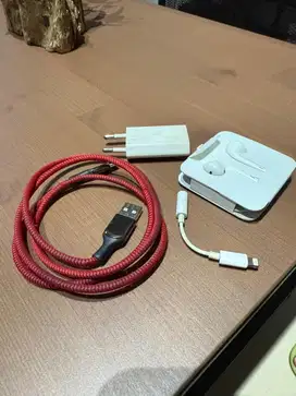 Bundling Earphone,kepala Charger dan konektor Iphone 100% Original575