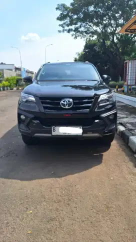 FORTUNER VRZ TRD 2019 LIKE NEW HITAM