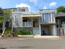 DIJUAL Villa Kolam Renang Karlos Malang, 12 menit dari JTP 3 Batu
