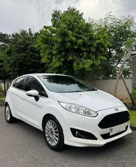 Ford Fiesta 1.0 Turbo Matic Th 2014 Perfect Conditon