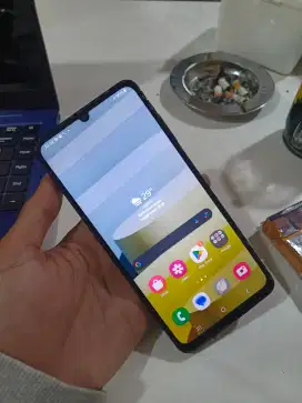 Samsung a06 4+4/64gb HP+charger