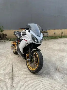 Kawasaki Er6F 2012