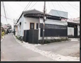 Rumah kontrakan per Tahun nyaman rempoa bintaro lebak bulus