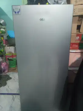 Dijual cepat freezer gea