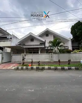 Dijual Rumah Desain Semi Klasik di Sulfat Agung, Blimbing Malang