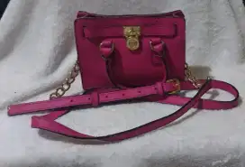 Mk fushia like new
