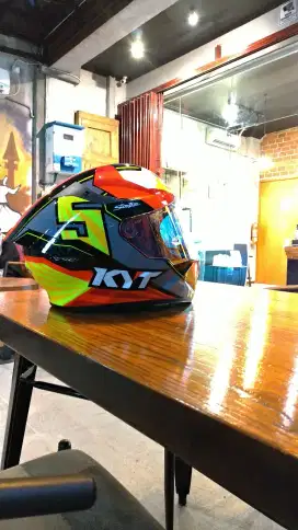 Helm KYT TT Course Jaume Masia