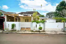 Rumah SHM Luas 15 Mnt ke Mall Paradise Walk Serpong Siap KPR J-18884