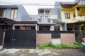 Rumah Minimalis 2 Lt Dekat Transpark Mall Bintaro Hadap Utara J-20396