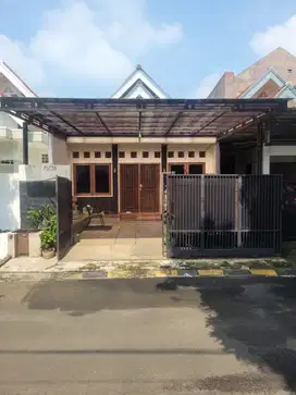 Rumah LT 120 Strategis Dekat Stasiun Jurang Mangu Siap Huni J-27888