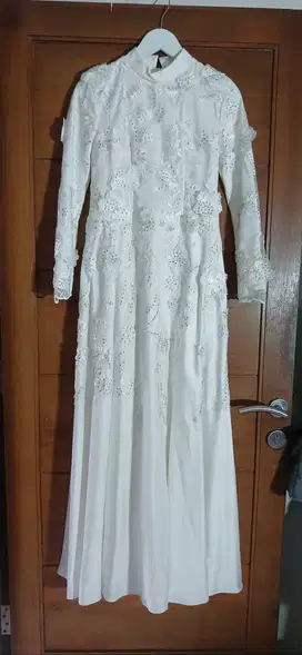 PRELOVED DRESS PANJANG PUTIH