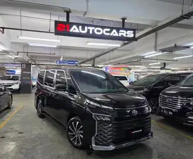 Toyota Voxy 2.0 2023 AT