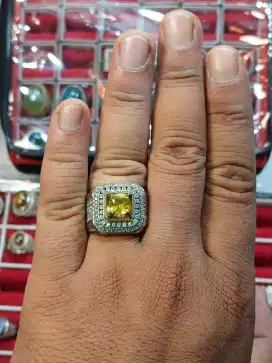 NATURAL YELLOW TOPAS