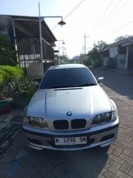 BMW E46 323i TAHUN 2000