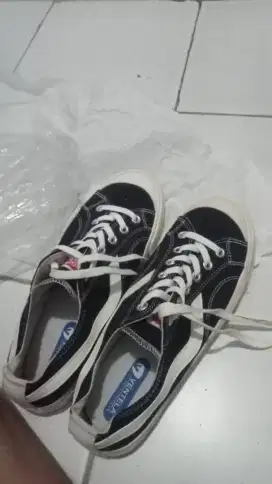 Edisi salah beli sepatu size 42