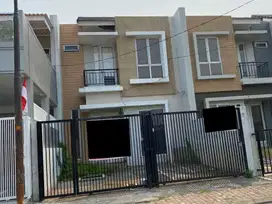 Rumah Minimalis Strategis di Duta Garden Tangerang Siap KPR J-18390