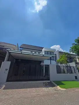 Park Avenue, Dian Istana